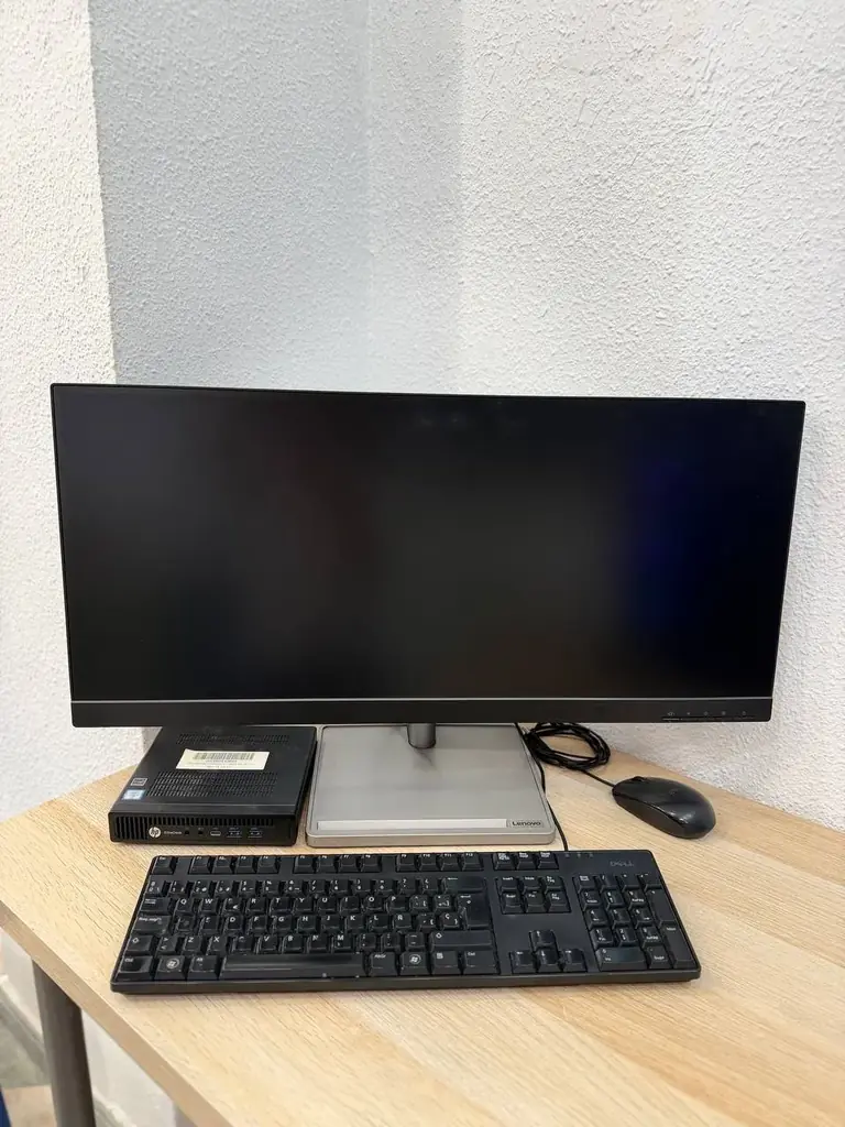 Продам готовый комплект HP mini 240Gb: монитор + системник — 260 €
