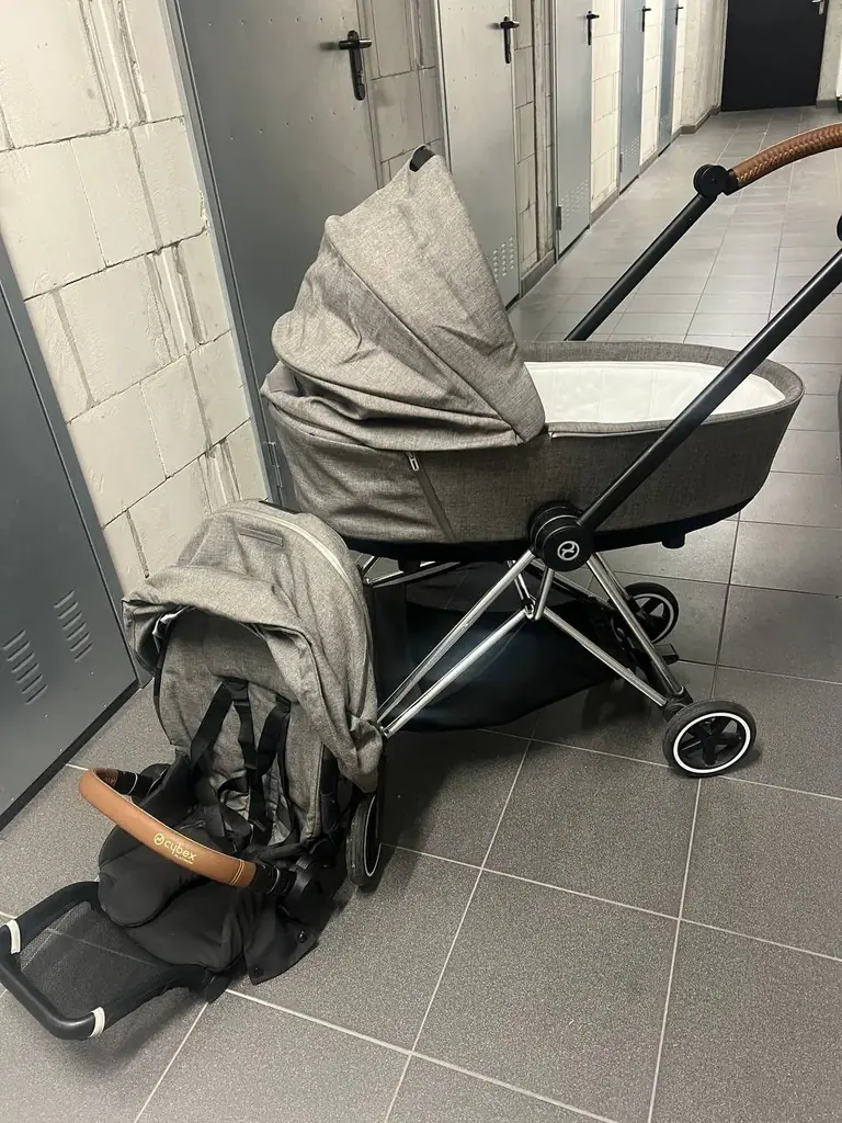 Продаю детские товары Cybex: