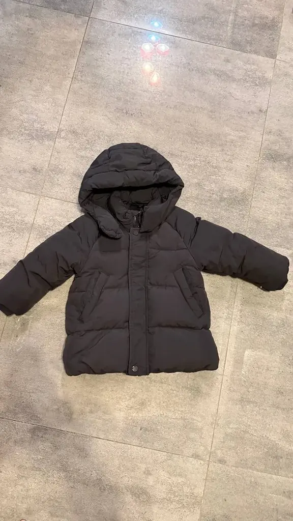 Продам зимнюю куртку,размер 98, Zara. 40 зл, район Westfield Mokotów