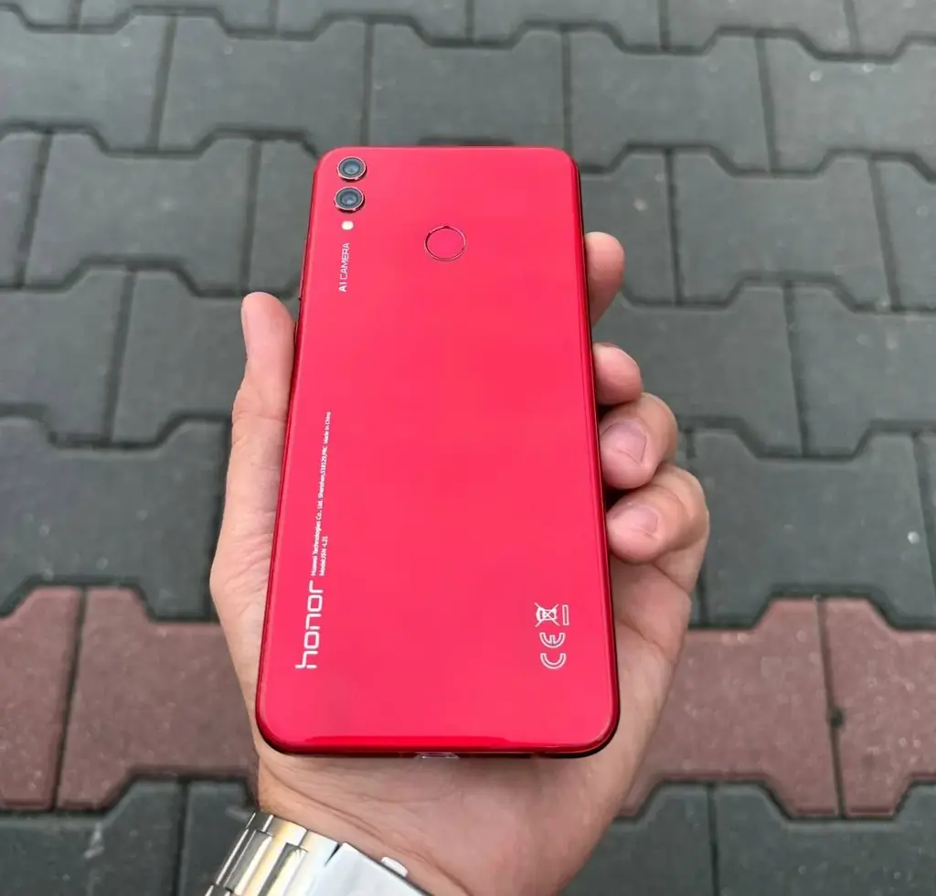 Продам телефон Huawei Honor 8X, в хорошем состоянии.