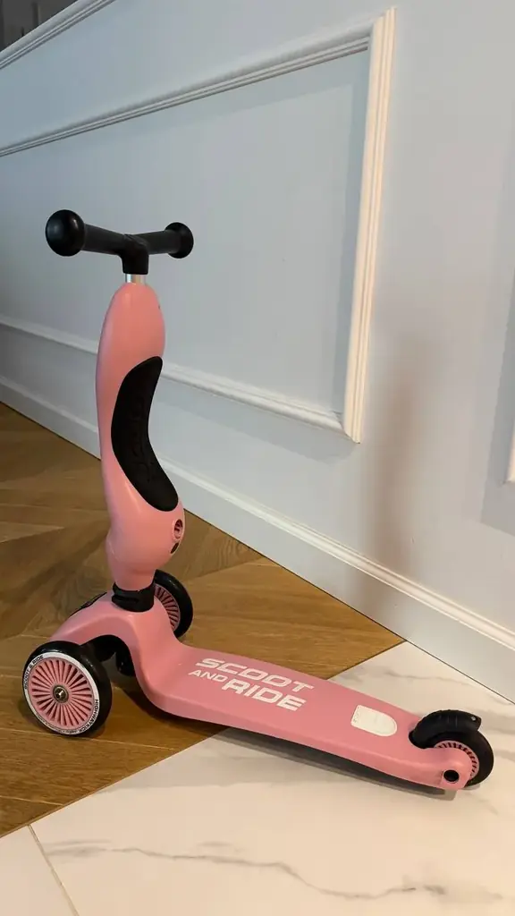 Продам самокат 2 в 1 Scoot and ride. В очень хорошем состоянии. Район Włochy, 200 злотых
