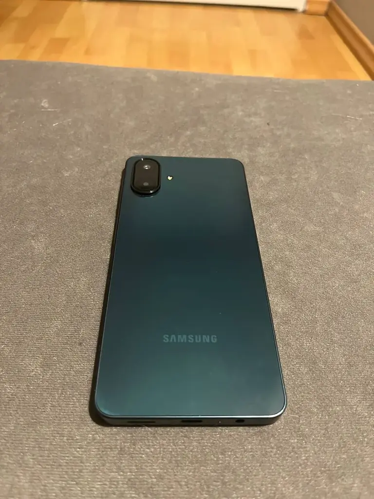 Продам Samsung Galaxy A07 4 GB RAM + 128 GB. На дві сім карти