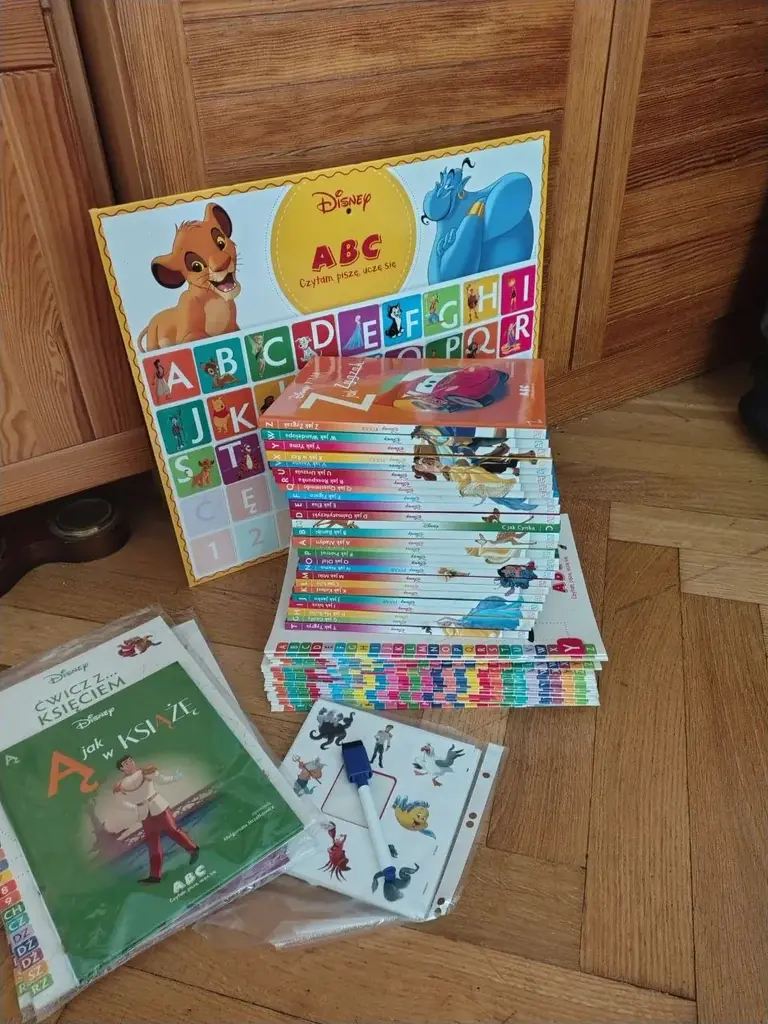 Колекція книжок, замовляла дитині по черзі кожну, дуже класно заходило вивчення літер, малювання і …