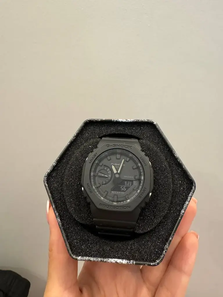Продам годинник Casio G-Shock GA-2100-1A1