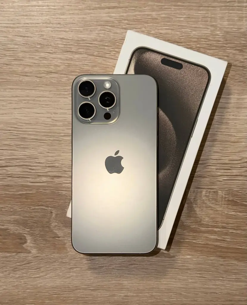 Продам IPhone 15 pro max, 512 GB, natural titanium, идеальное состояние.