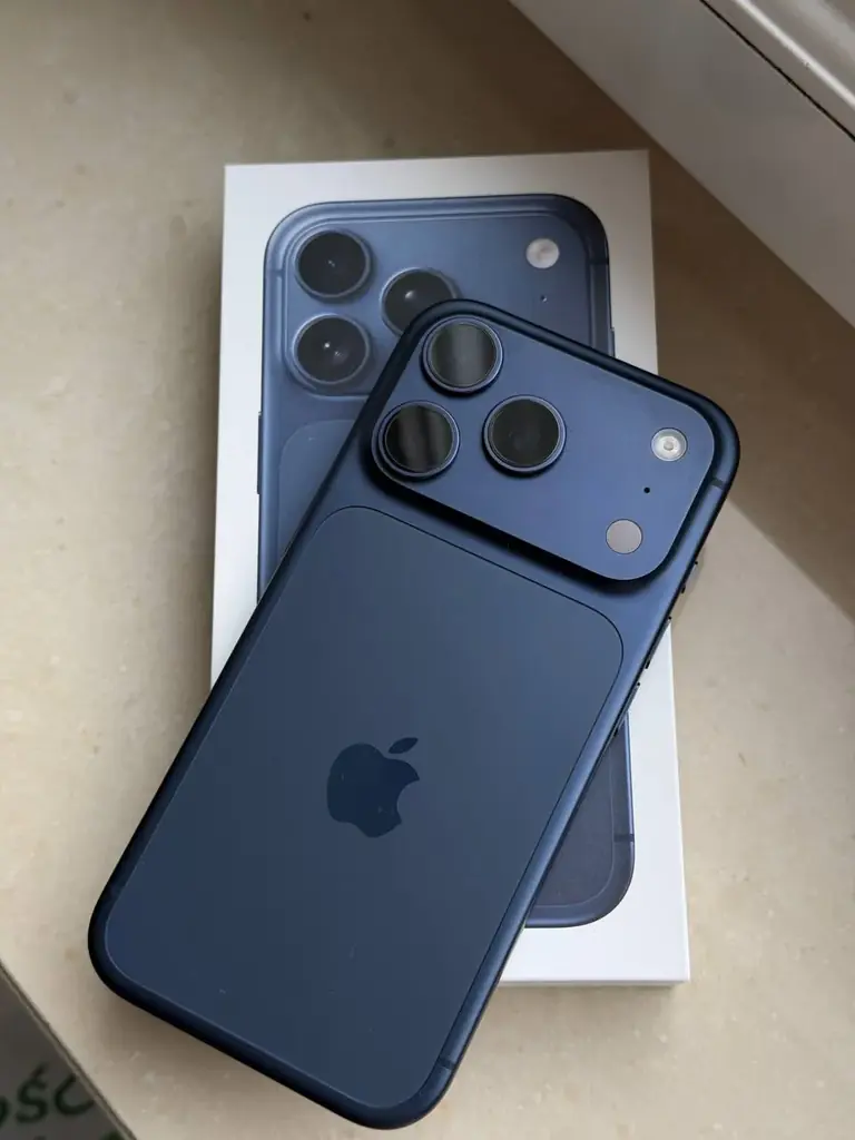 Продам iPhone 17 pro 256 GB