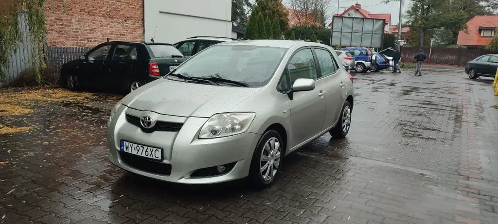Продам авто Тойота Аурис 2.0 93 kw .D4D 2007 года . В хорошем состоянии. Варшава 10500 торг