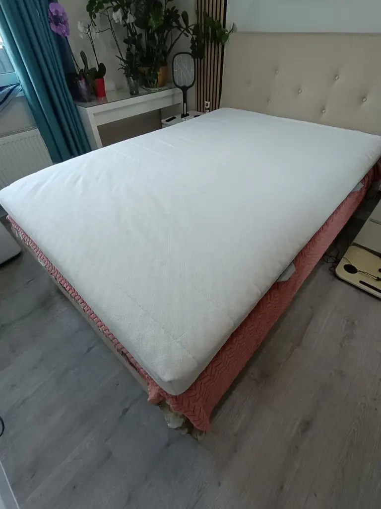 Продам ліжко  ikea idanäs 140x200 cm
