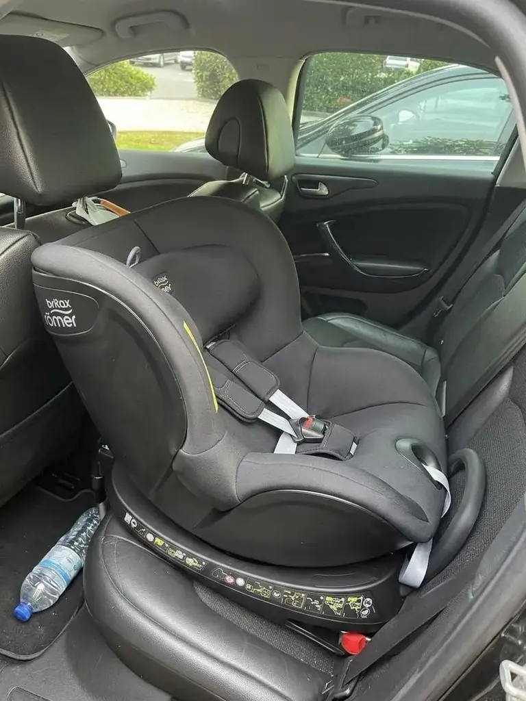 продам автокресло детское BRITAX RÖMER DUALFIX2 R: Вращение на 360 градусов
