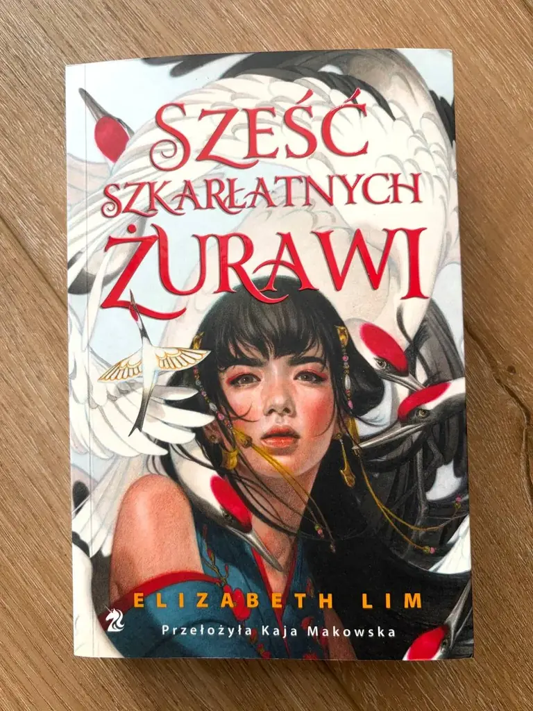 Продам книгу «Шість багряних журавлів» польською мовою 📚