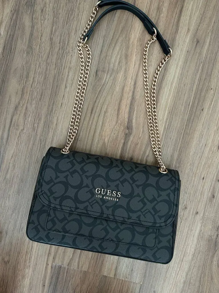 Продам сумку Guess.