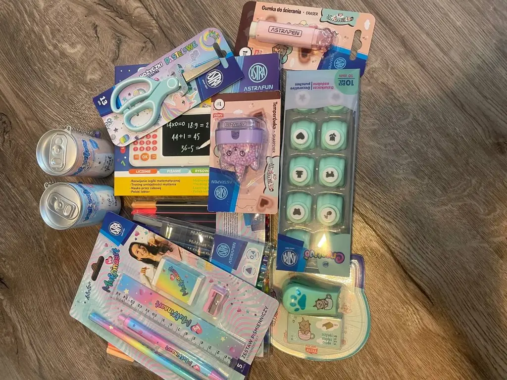 Продам шкільну концелярію!