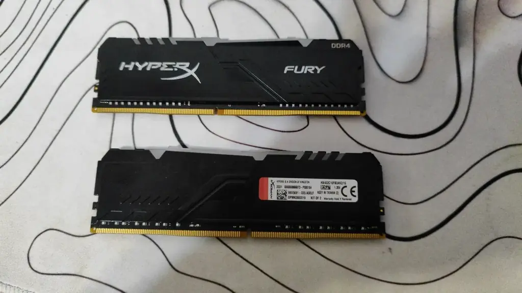 Продам ОЗУ Полностью рабочее (Kingston HyperX Fury RGB 16GB (2x8GB) DDR4 3200MHz CL16) 400 zł