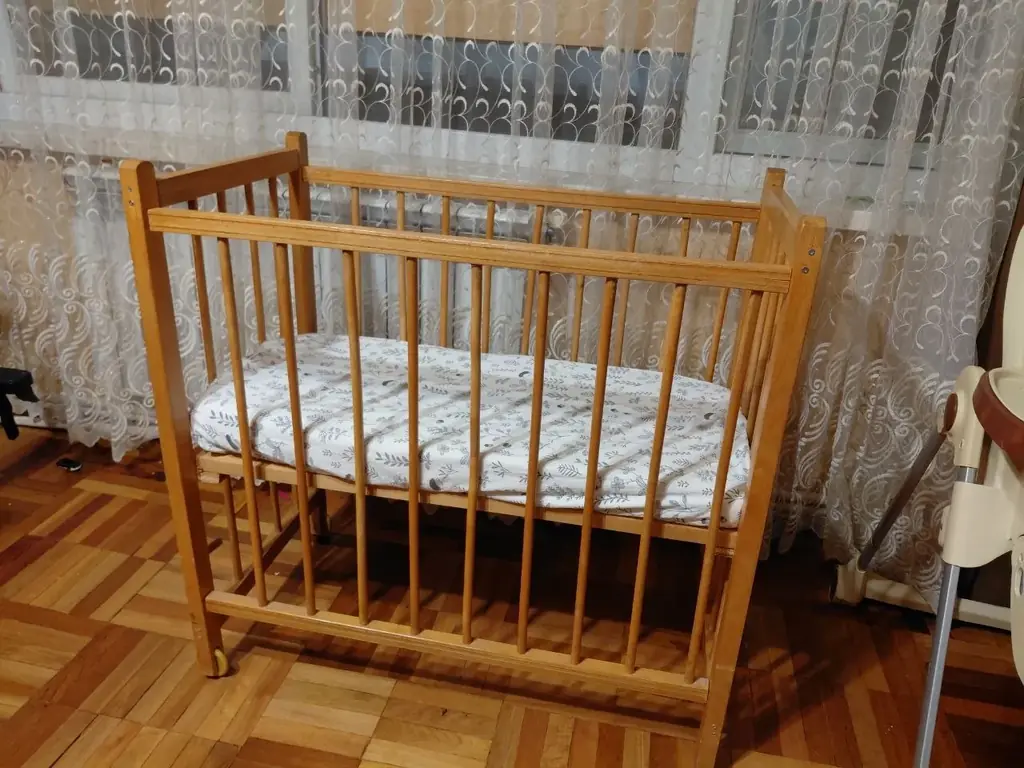 Кроватка люлька для новорожденных.