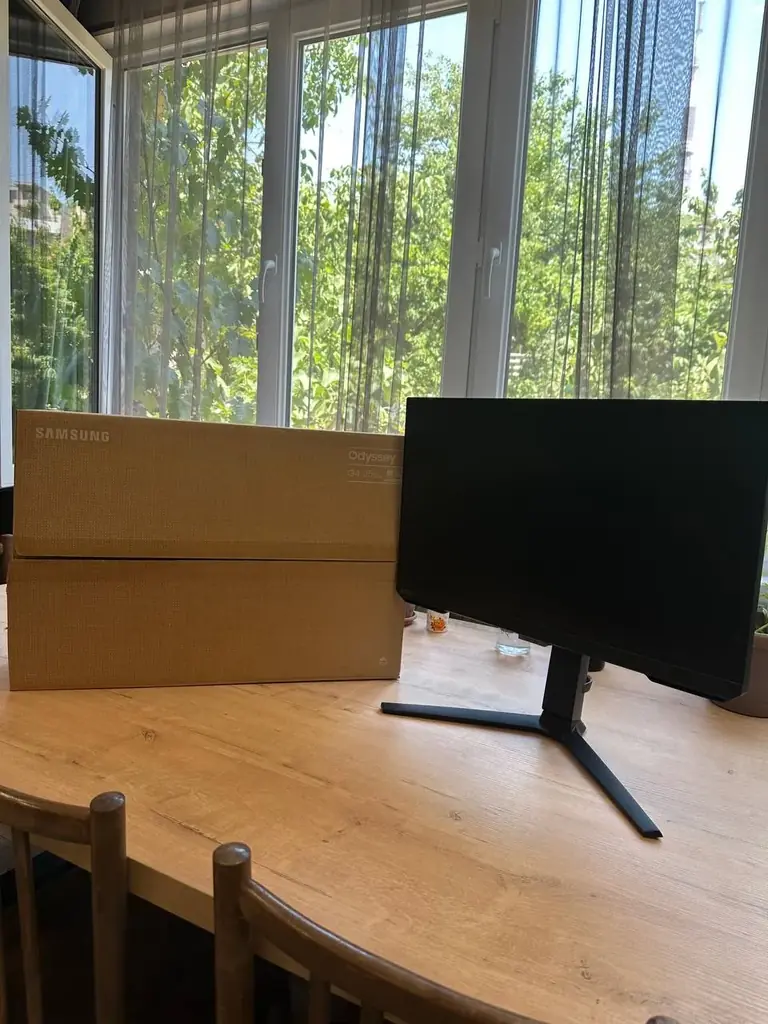 Продам Samsung Odyssey G4 25" (LS25BG400)