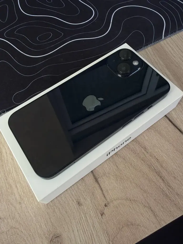 Продам iPhone 14, Midnight, 128GB, в идеальном состоянии. Аккумулятор 77%