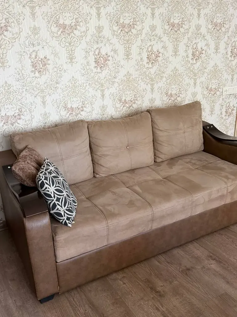 Продаются 2 дивана и кресло , журнальный столик с тремя пуфиками