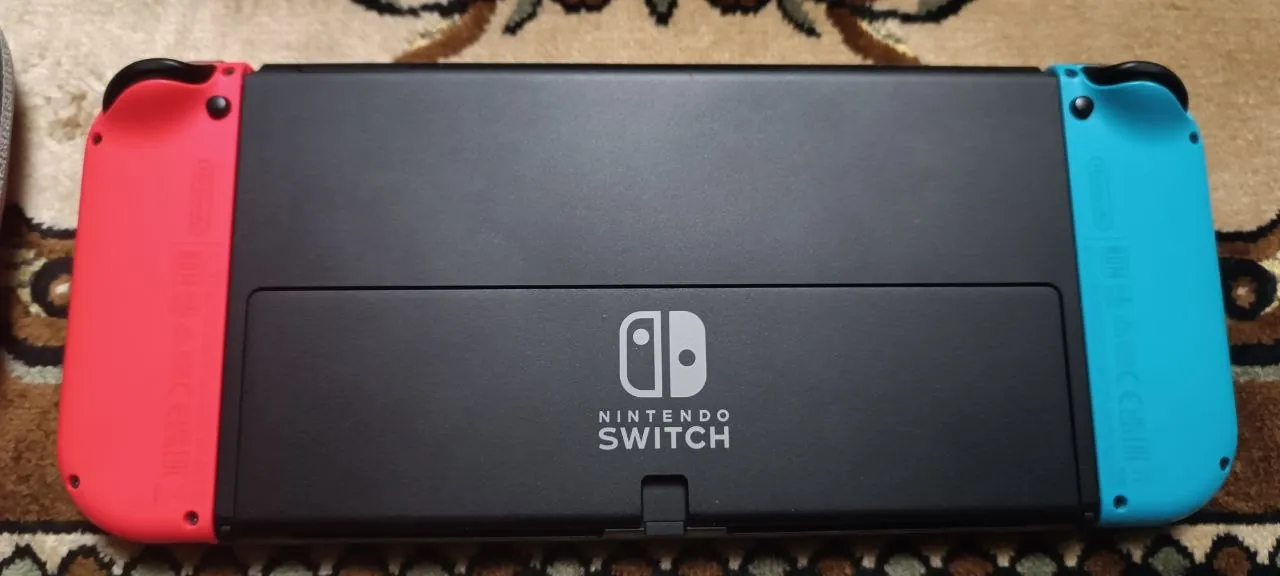 Продаю Nintendo Switch OLED (Прошитая)