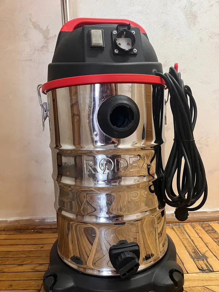 Продам за не надобностью промышленный пылесос Rodex RDX307 в отличном состоянии. Мощный строительн…