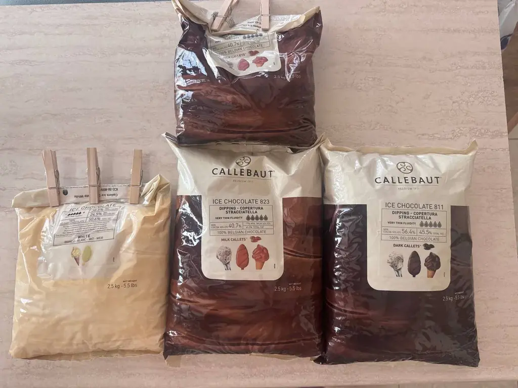 Продаю оригинальный бельгийский шоколад ДЛЯ ГЛАЗИРОВКИ МОРОЖЕННОГО Callebaut ICE Chocolate в калета…