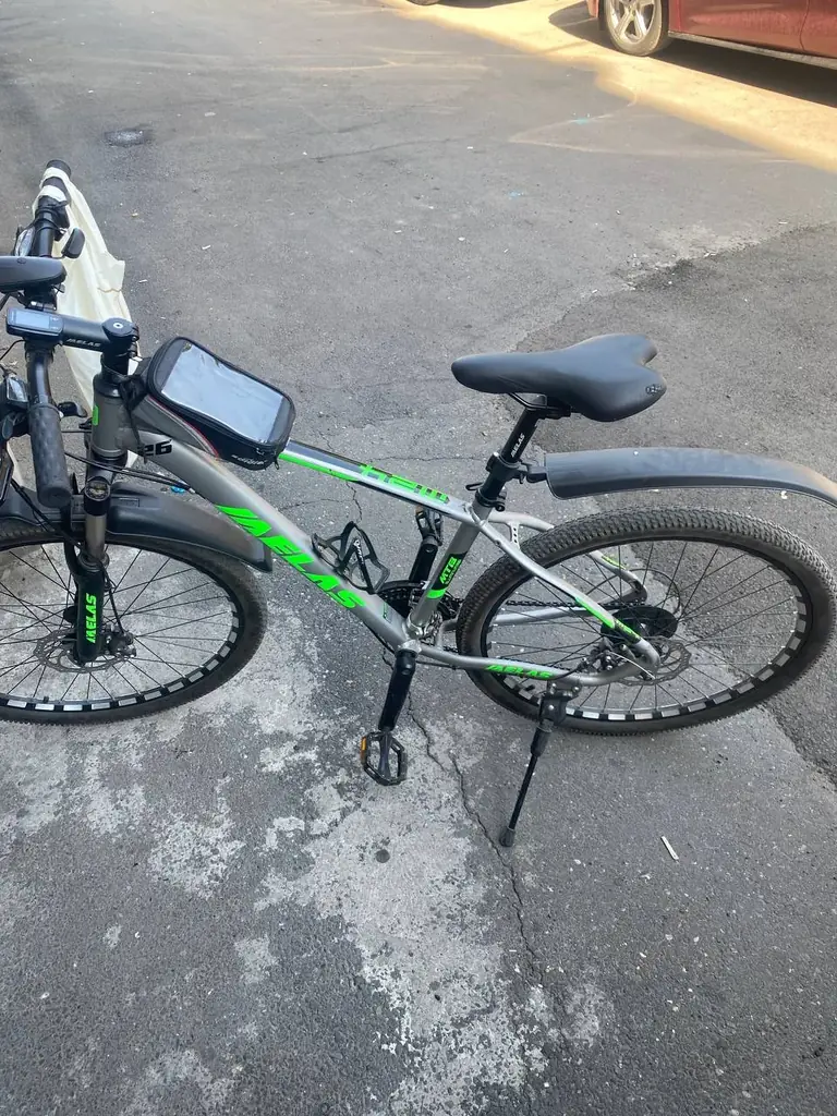 продаю велосипед Melas, полностью в рабочем состоянии. Рама 17’’ колеса 26’’ Есть фонарик, спидомет…