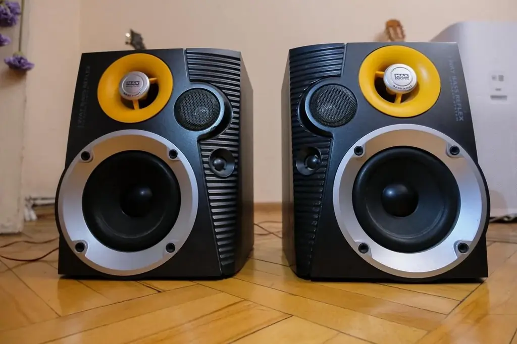 Пассивные трехполосные колонки Philips FWB-C505, пара. 25 000 драм