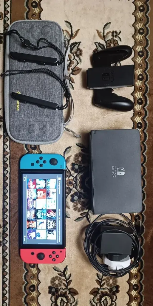 Продаю Nintendo Switch OLED (Прошитая)