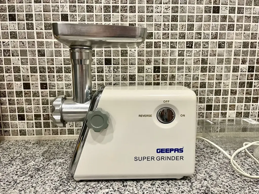 1) Geepas мясорубка 25000AMD