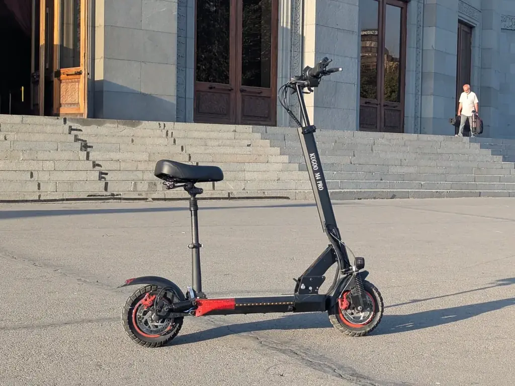 Продаю электросамокат Kugoo M4 Pro