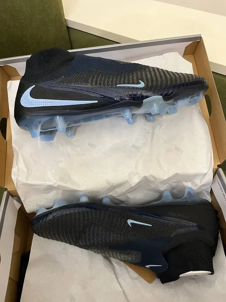 Original Nike PHANTOM 6 HIGH ELITE ,новые, профессиональный бутсы ...Продам за 70000 драм.... (В ма…