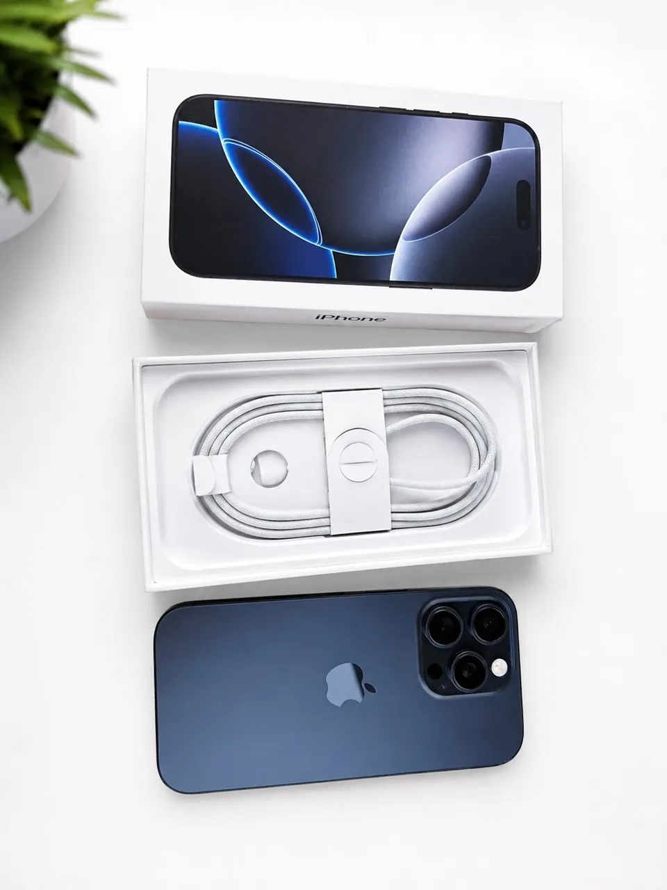 Продам iPhone 16 Pro / 256 GB / Black