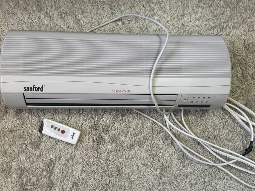 Продается настенный электрический обогреватель Sanford (SF1221RH)