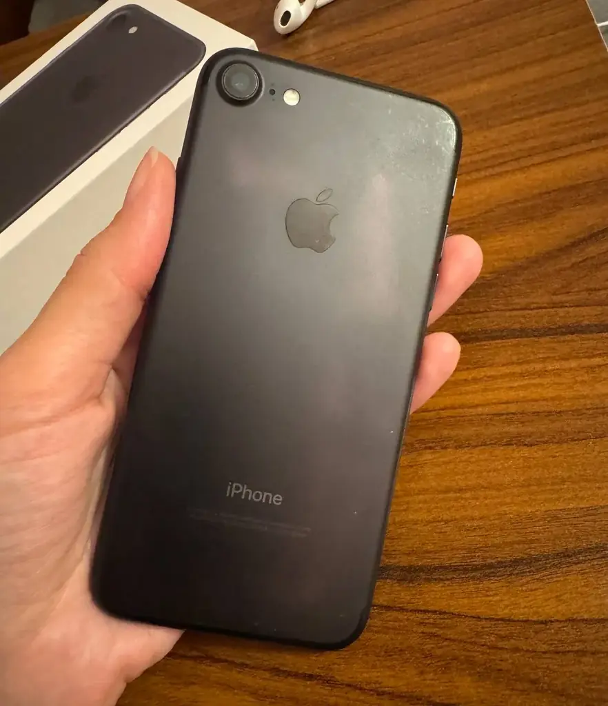 Продаю iPhone 7, 128 ГБ.