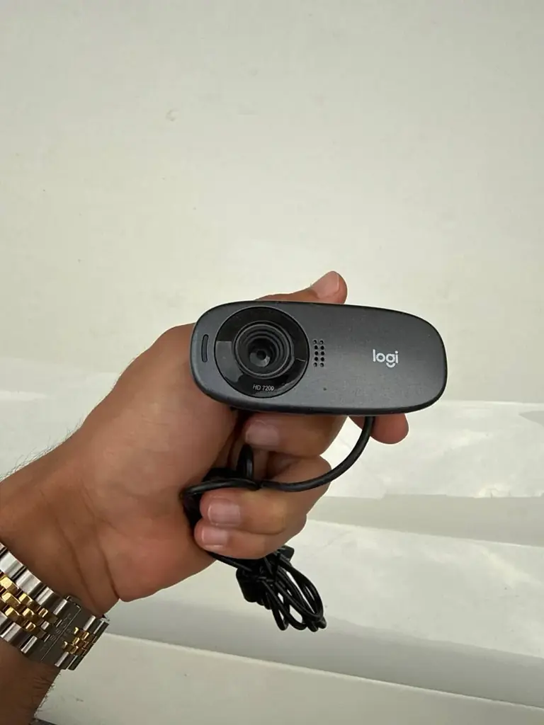 Продается оригинальная HD веб-камера Logitech C270