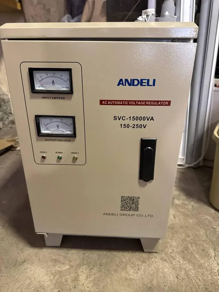 Продается однофазный стабилизатор напряжения электромеханического типа ANDELI SVC-15000VA (15 кВА)