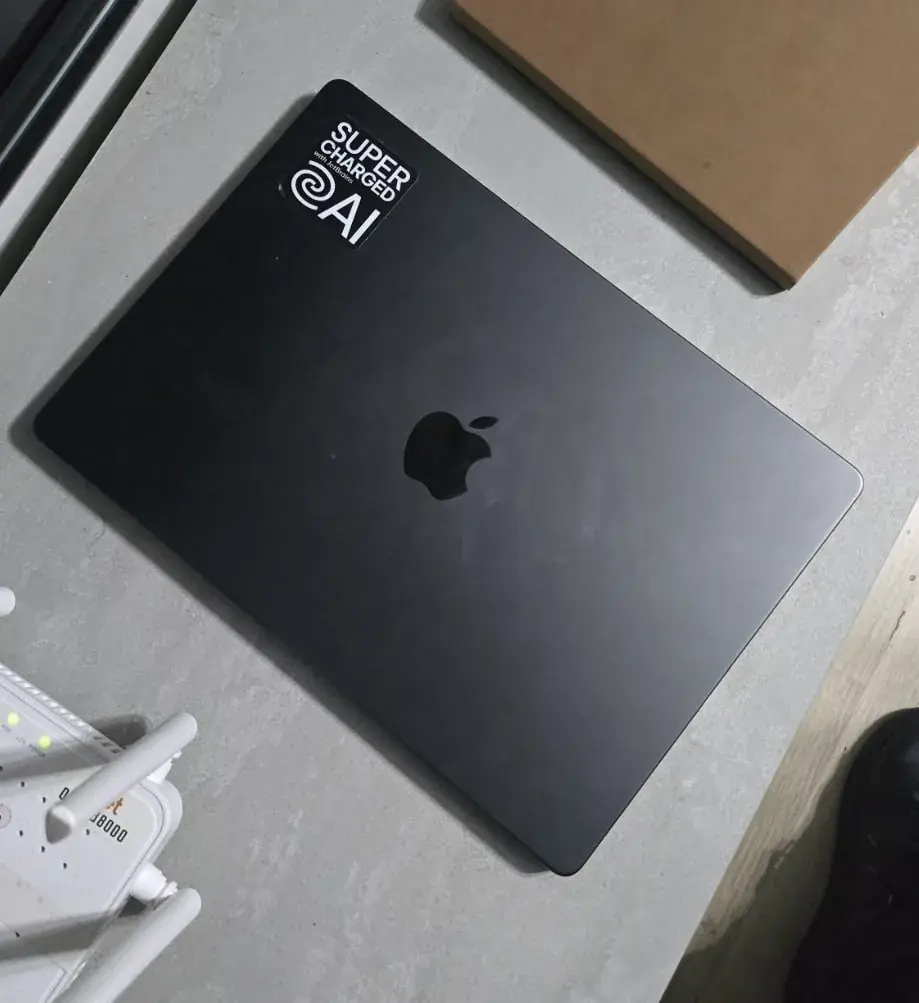 Macbook pro m4 16/512 в хорошем состоянии, купил год назад, продаю срочно.