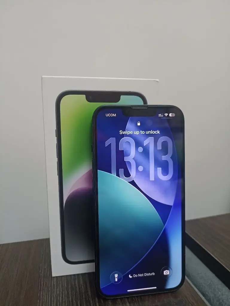 Срочно продаю iPhone 14, в идеальном состоянии