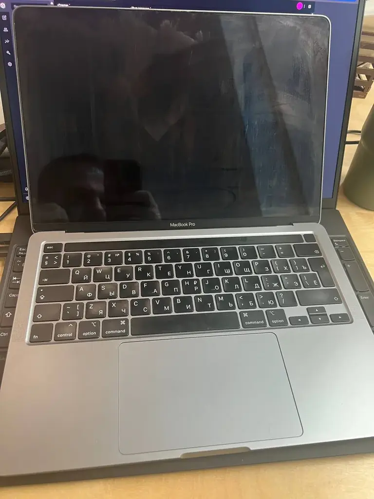 Продам MacBook Pro i5 16/512 gb.