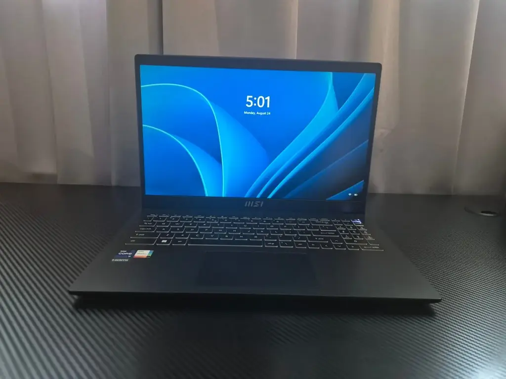 💻 MSI Modern 15 (Core i9-13900H / 32GB RAM / 1TB SSD)