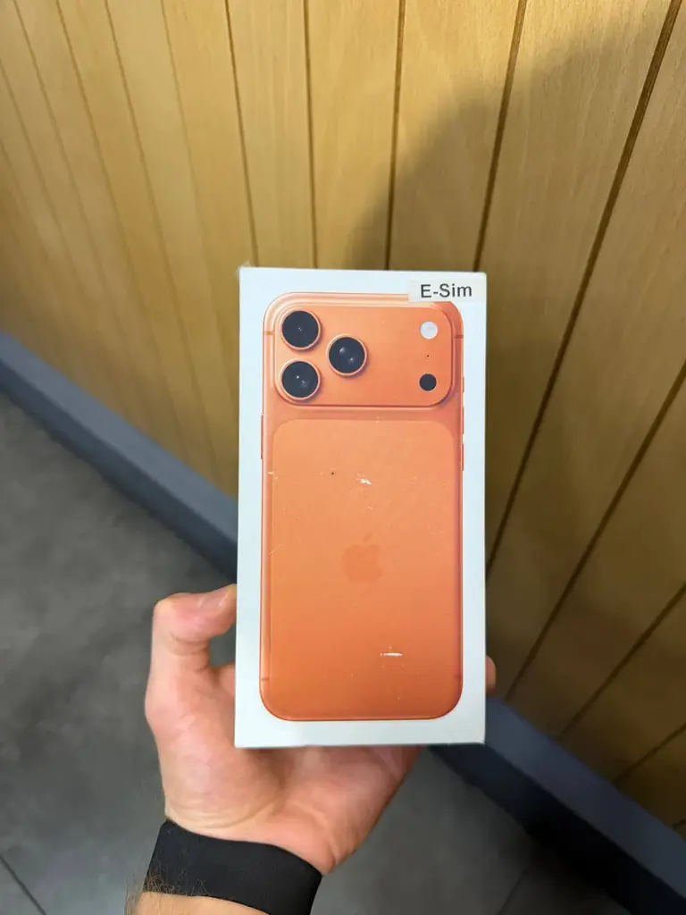 Продам iPhone 16 Pro Max 256 GB eSIM