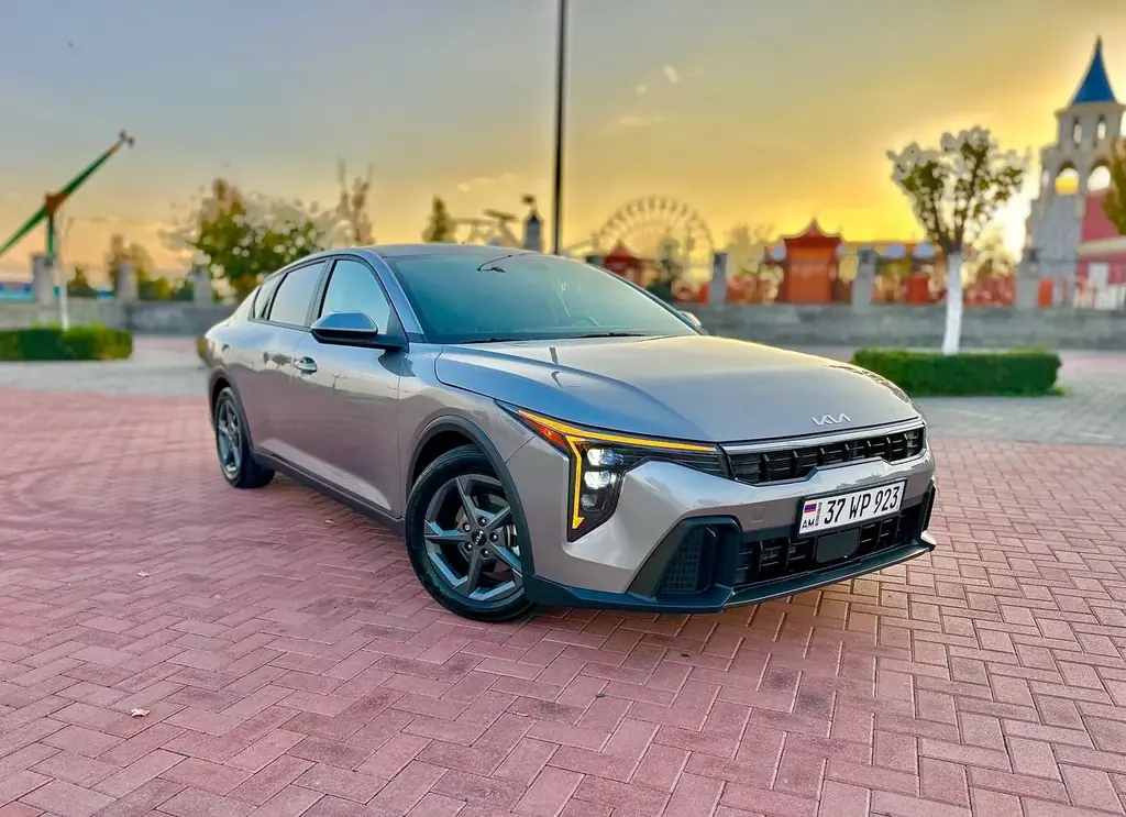 Kia K4 2026 год 2900 миль пробег не битая 18500$