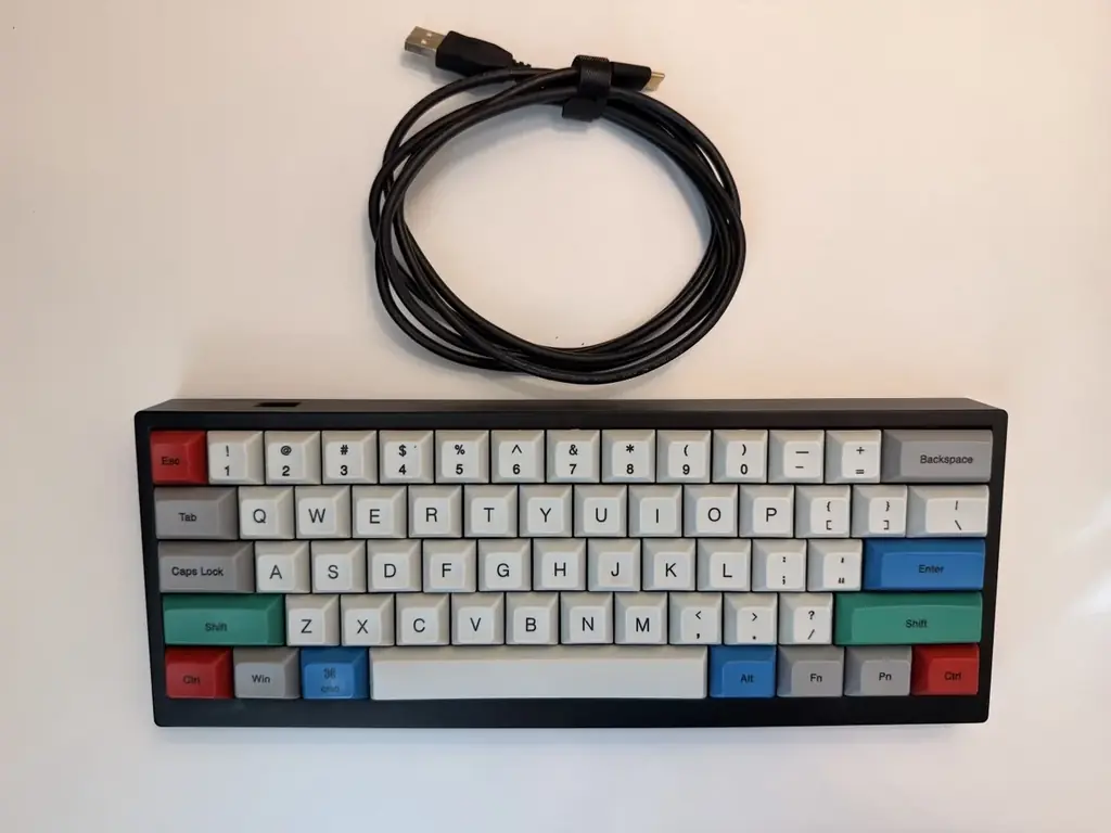 Механическая клавиатура Vortexgear Tab60, компактный формат 60%.