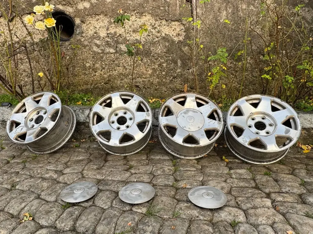Продам 4 диска R17 / 7.5J, 6x139.7, ET+35, DIA 78.1mm, диски от Cadillac Escalade, подойдут на мног…