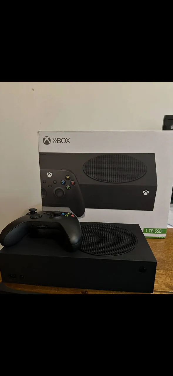 Продаю консоль Xbox Series S на 1 ТБ памяти (версия Carbon Black) в отличном техническом и внешнем …