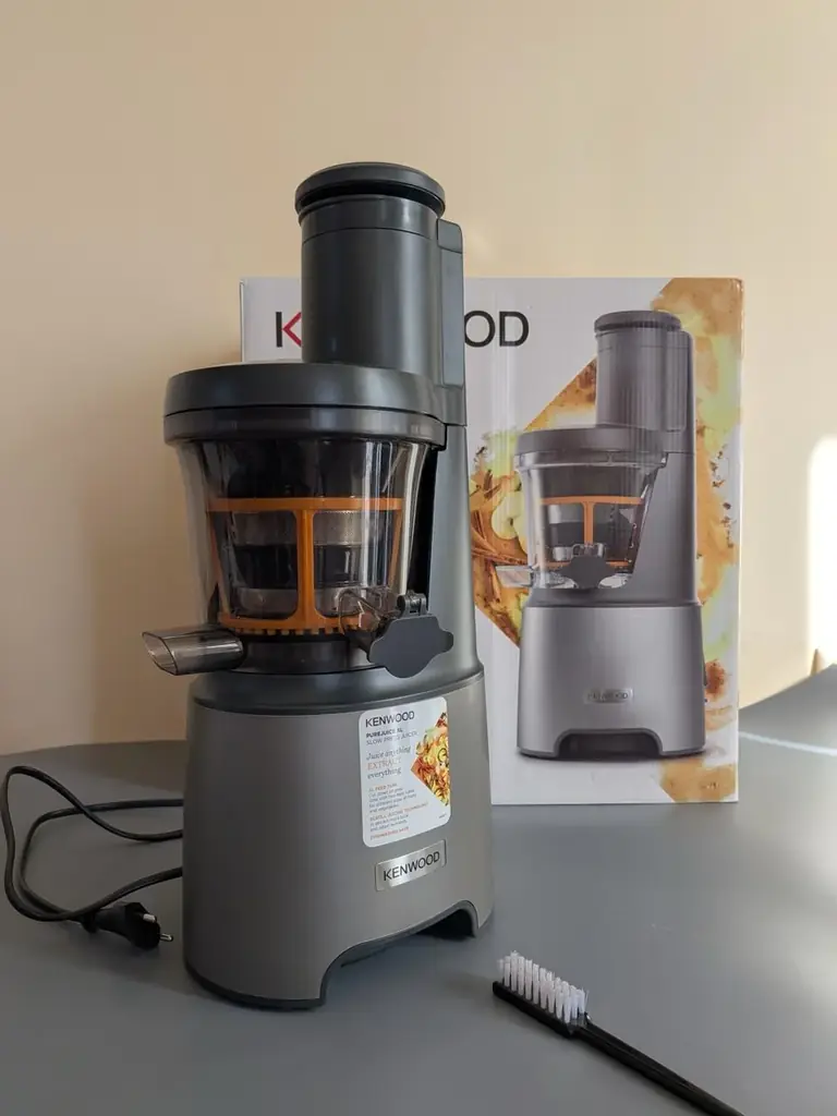 Соковыжималка Kenwood JMP85 (шнековая)