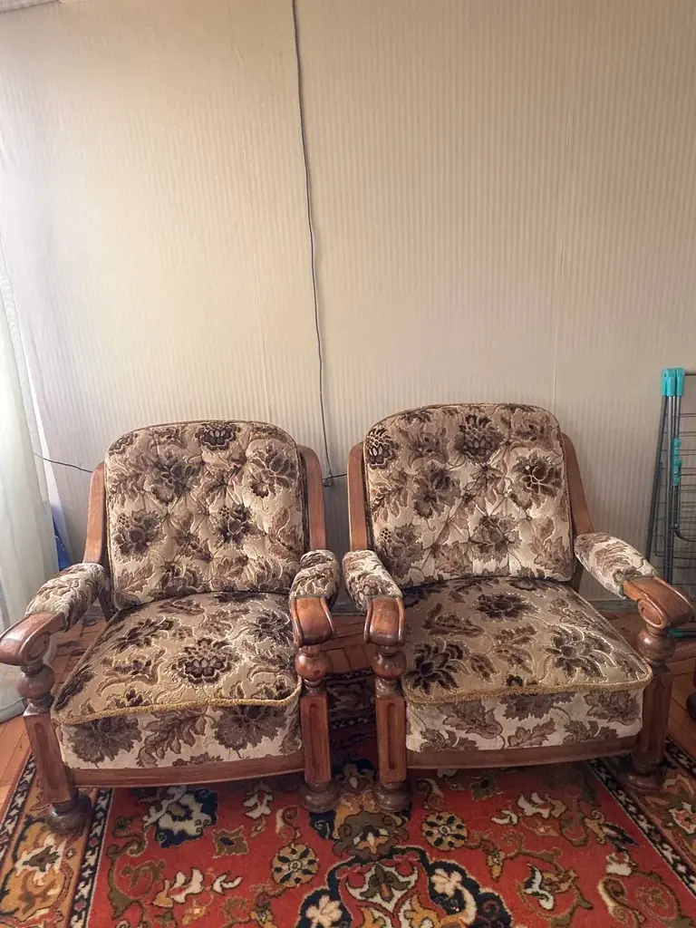 Продаётся комплект мебели — $500
