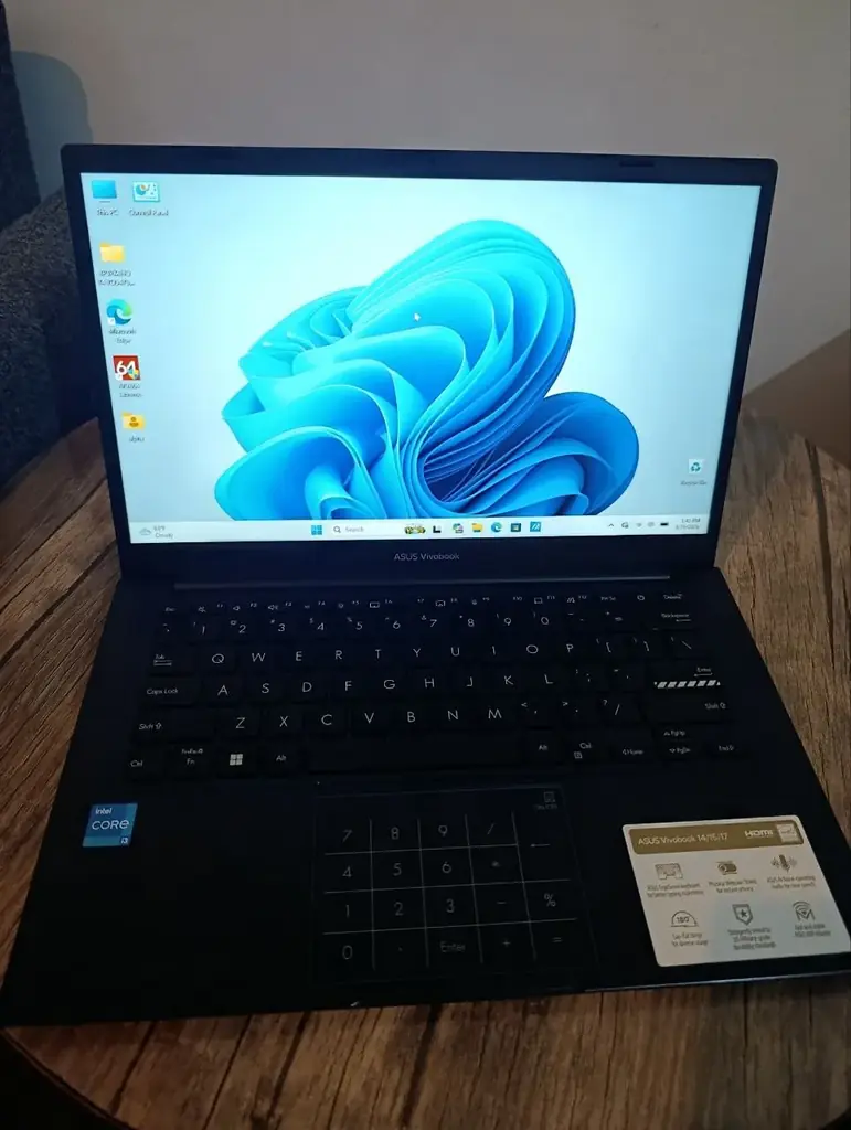 ​Продам ноутбук ASUS Vivobook (13th Gen Intel Core i3 / 2025 год выпуска)