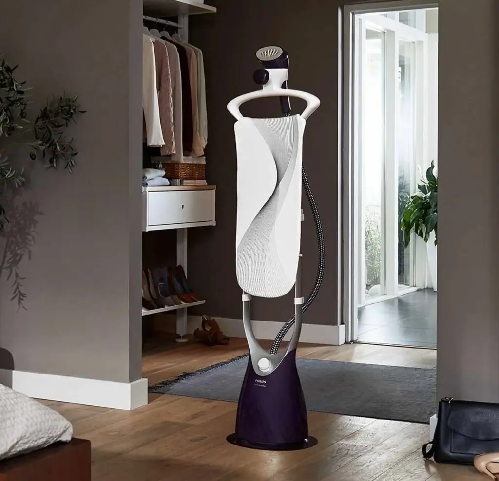Отпариватель Philips ComfortTouch Plus, GC558/30. Покупали за 1100 лари продаем за 350 в связи с от…