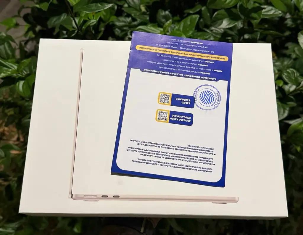 MacBook Air 13 M5 16/512gb
