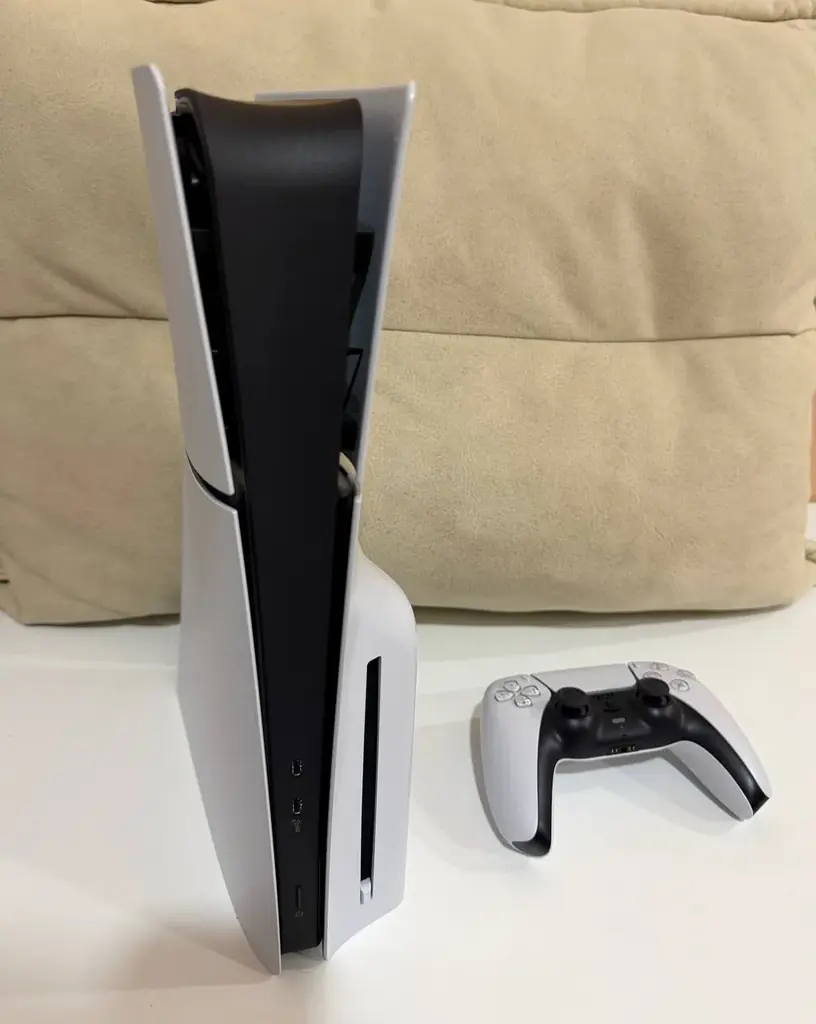 Продается PlayStation 5 slim на 1 ТБ дисковая версия состояние как новая матовая последняя ревизия …